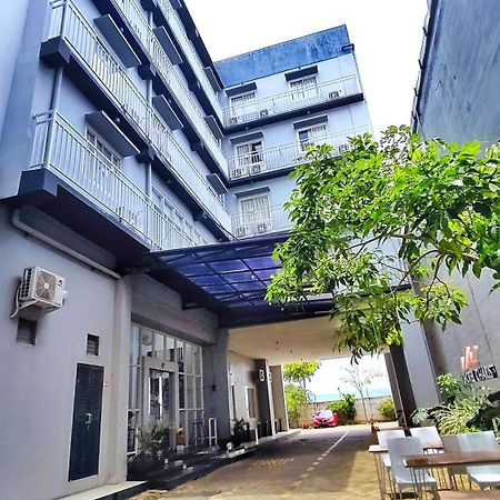 Votel Hotel Charis Tuban Tuban  Esterno foto