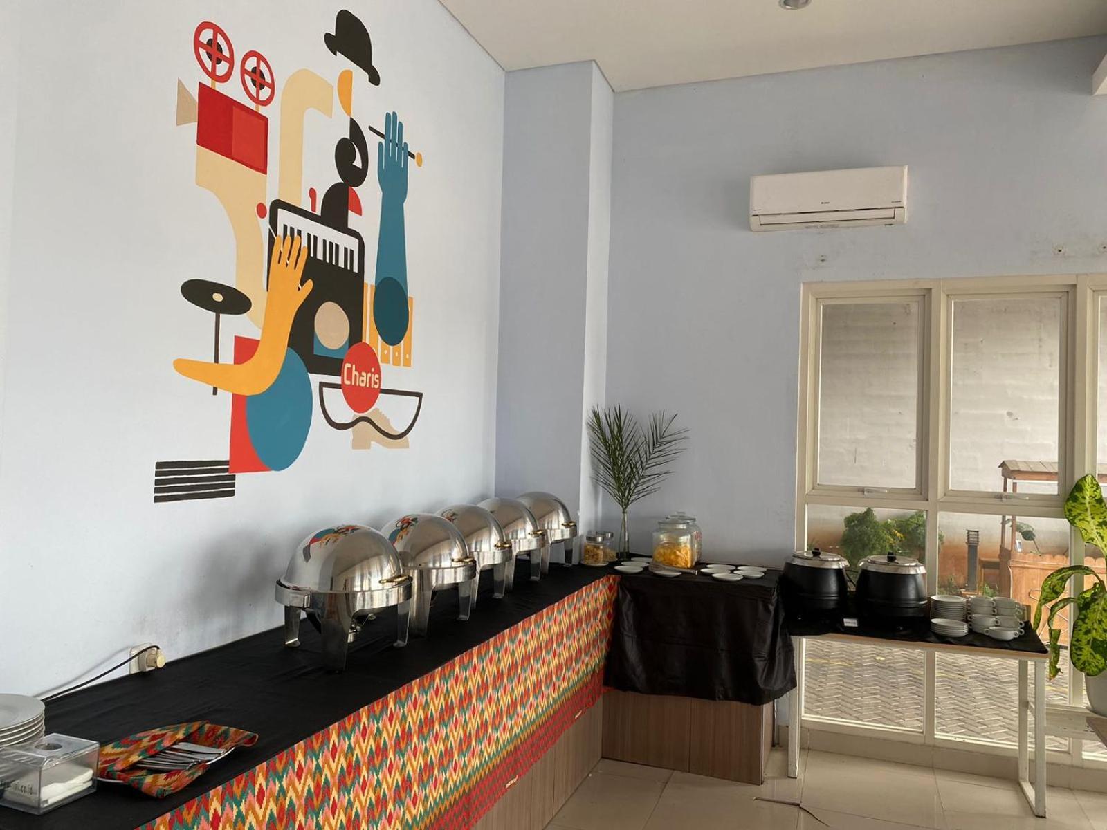 Votel Hotel Charis Tuban Tuban  Esterno foto