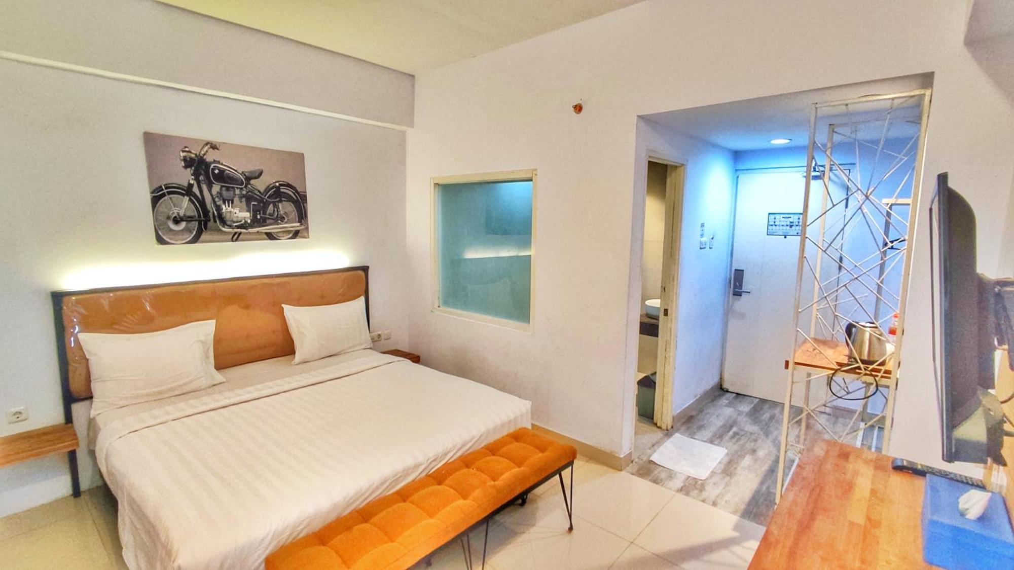 Votel Hotel Charis Tuban Tuban  Esterno foto