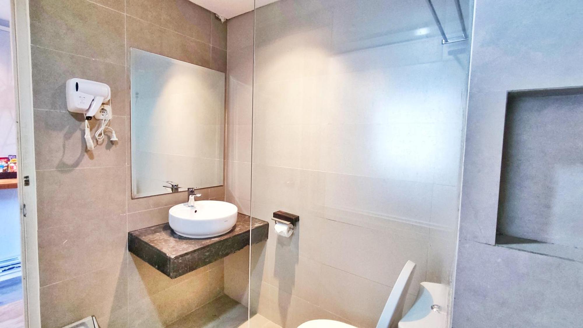 Votel Hotel Charis Tuban Tuban  Esterno foto
