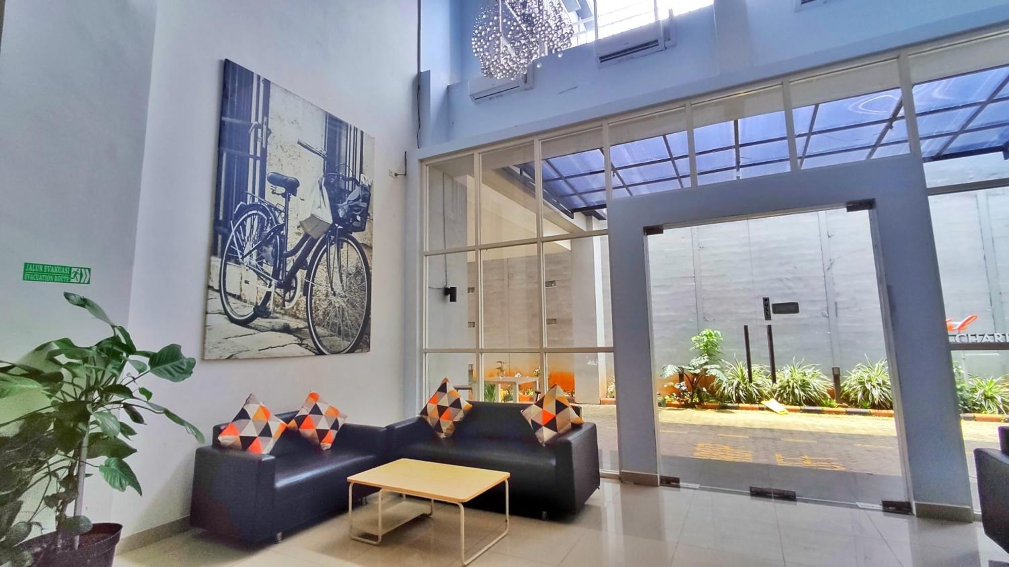 Votel Hotel Charis Tuban Tuban  Esterno foto