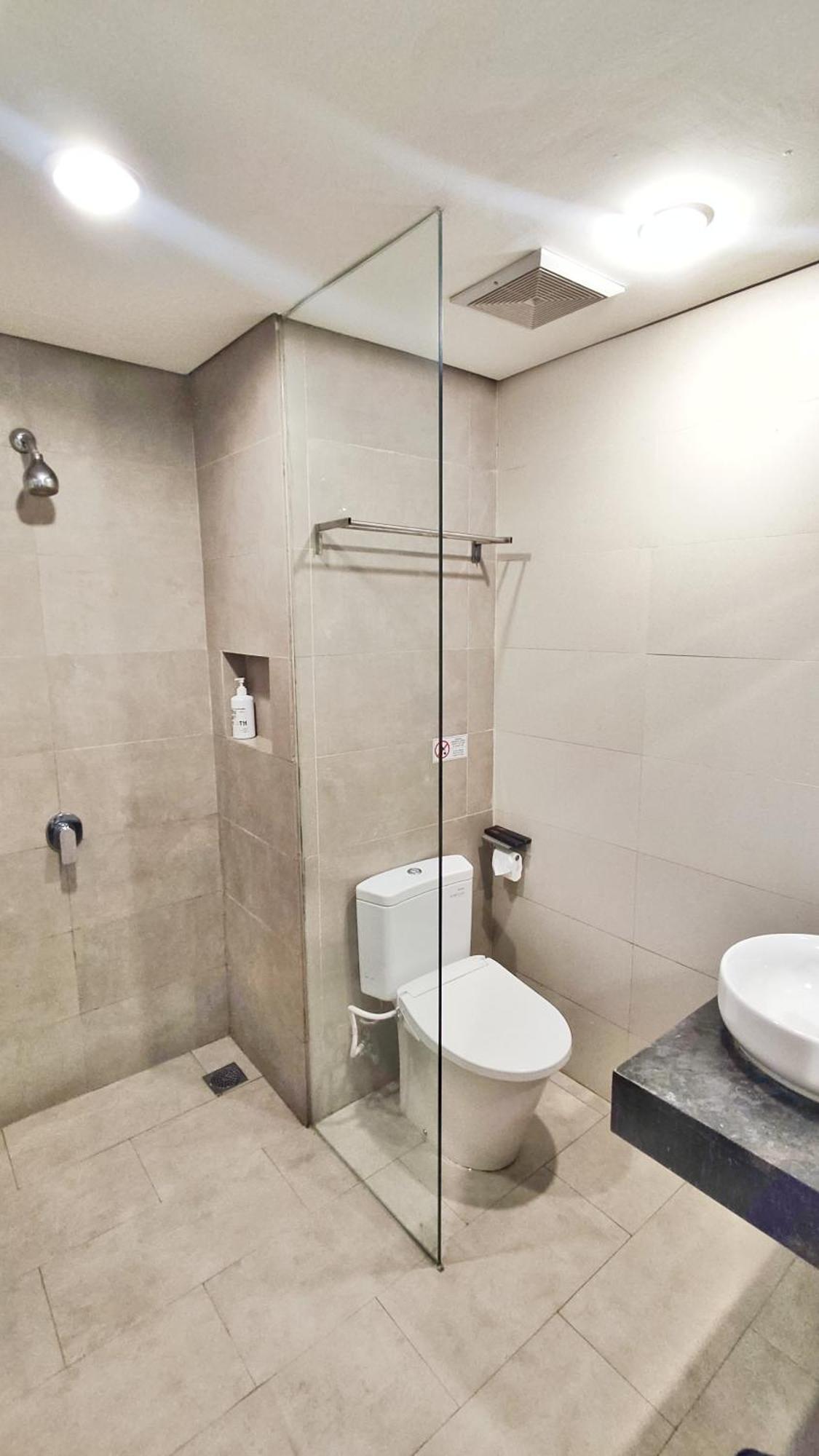 Votel Hotel Charis Tuban Tuban  Esterno foto