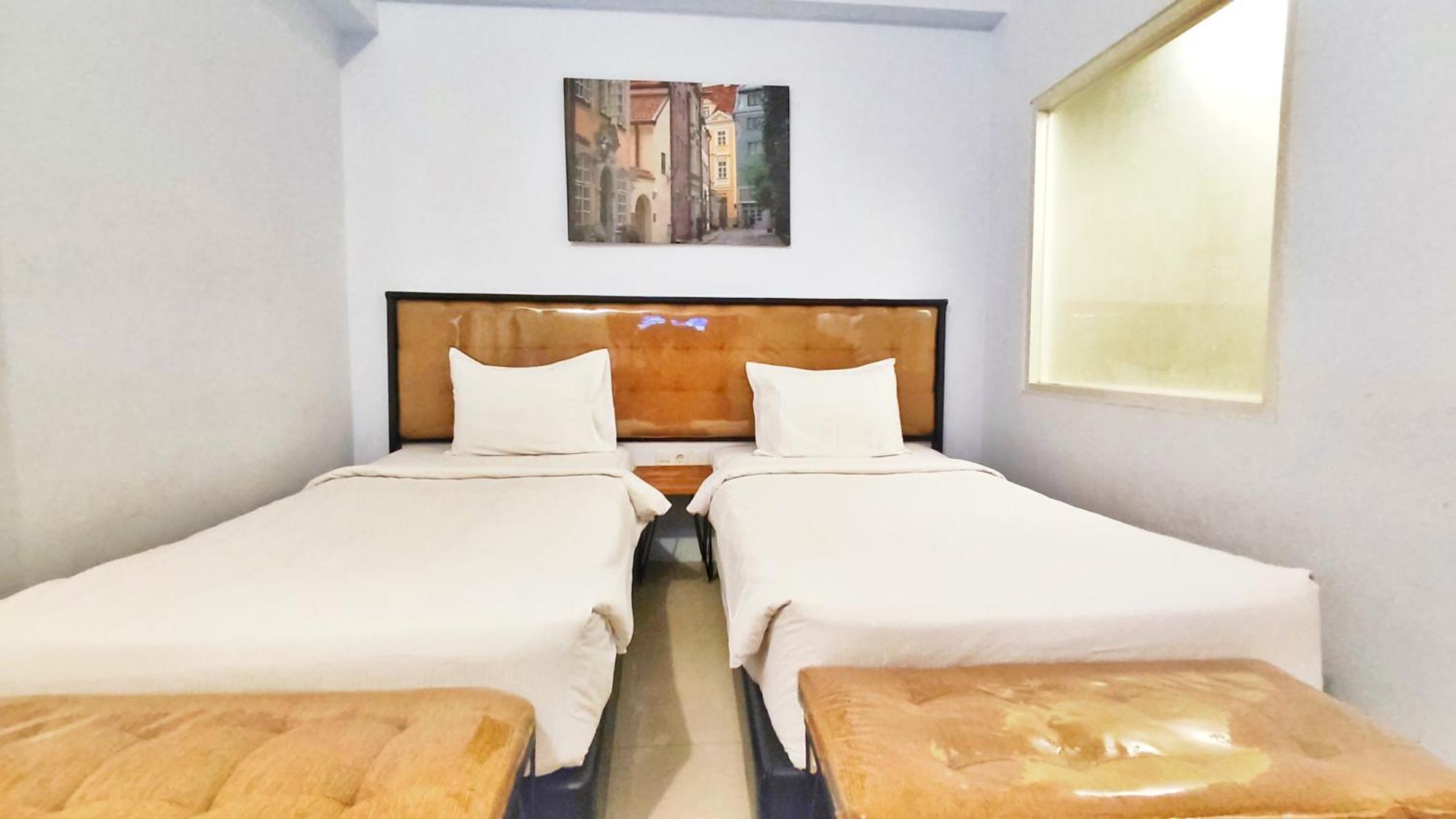 Votel Hotel Charis Tuban Tuban  Esterno foto